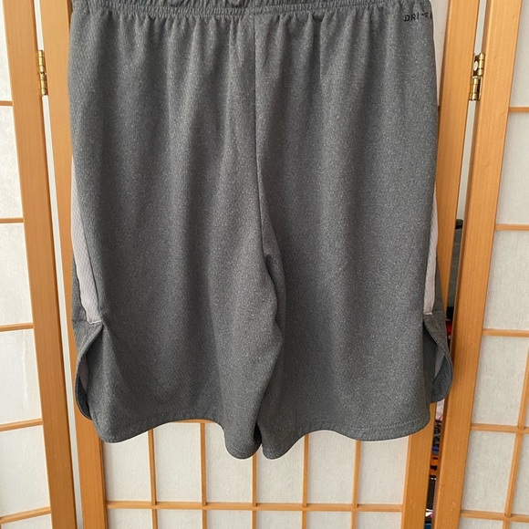 Nike Training Shorts Mens M Medium Grey Dri Fit Gym Training Workout Exercise - Picture 5 of 6